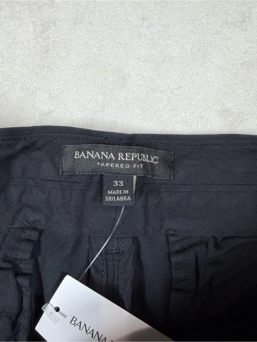 NWT Banana Republic 33W 31L Tapered Fit Men's Classic Black Chinos Pants